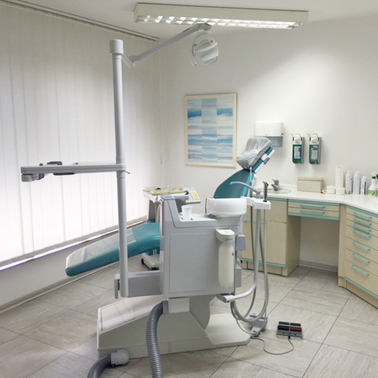 Behandlungszimmer 1 der Zahnärztin Dr. Brauns-Packenius aus Langenselbold - Ihre freundliche und kompetente Zahnärztin!